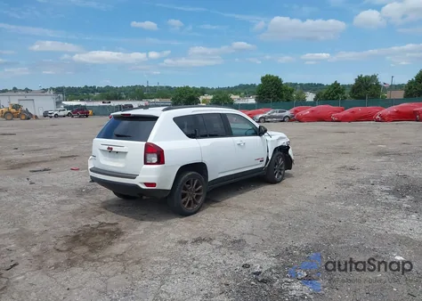2017 Jeep Compass 75Th Anniversary Edition 4X4 z USA, uszkodzony, nr VIN 1C4NJDBB1HD135386